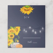 Sonnenblumen Pumpkins Mit Monogramm rustikale Hoch Platzkarte (Außenseite Aufgefaltet)