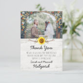 Sonnenblumen & Rustikale Holzfarm Hochzeit Vielen Dankeskarte (Stehend Vorderseite)