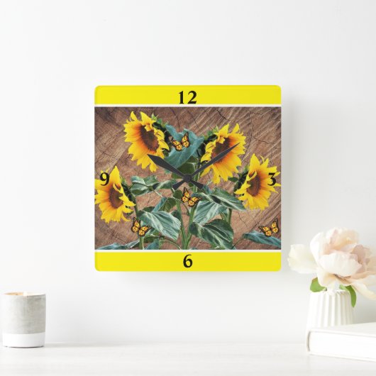 Sonnenblumen Schmetterlinge Rustikales Barnboard P Quadratische Wanduhr (Zuhause)