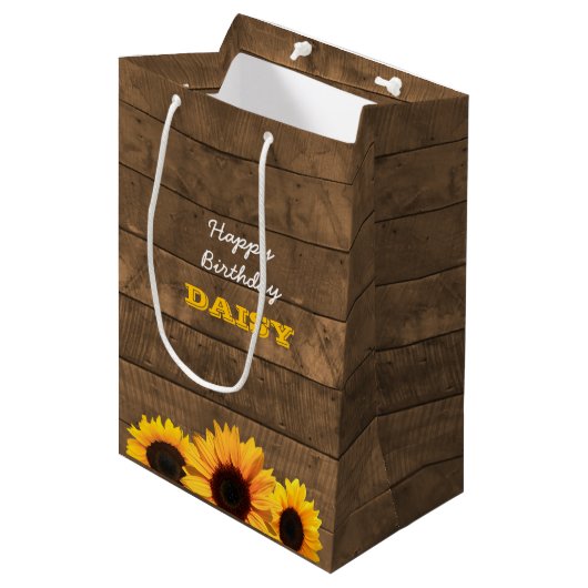 Sonnenblumen u. Barnwood personalisierte Mittlere Geschenktüte (Vorderseite Schrägansicht)