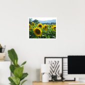 Sonnenblumen und Berge Poster (Heimbüro)