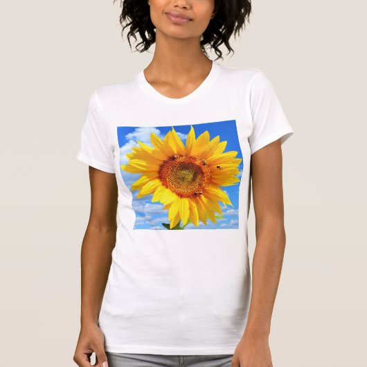 Sonnenblumen und Bienen auf Blue Sky T - Shirt Sum (Vorderseite)