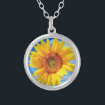 Sonnenblumen und Bienen Versilberte Kette<br><div class="desc">Ketten mit gelber Sonnenblume und Bienen am blauen Himmelstag - Anpassbar - oder wählen / Ihr einzigartiges Foto hinzufügen - Bild / Text - Name / Farbe / Schriftart / Größe / mehr - Machen Sie Ihre spezielle Nekklace Geschenk - Größe ändern und verschieben oder entfernen und hinzufügen Bild /...</div>