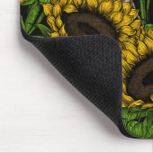 Sonnenblumen und Goldflossen auf schwarz Mousepad (Ecke)