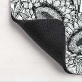 Sonnenblumen und Goldschmuck in Schwarz-Weiß Mousepad (Ecke)