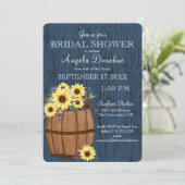 Sonnenblumen und Weinbarrel Rustikales Brautparty Einladung (Stehend Vorderseite)