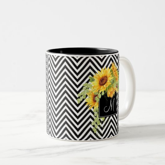 Sonnenblumen und Zickzack Streifen mit Monogramm Zweifarbige Tasse (VorderseiteRechts)