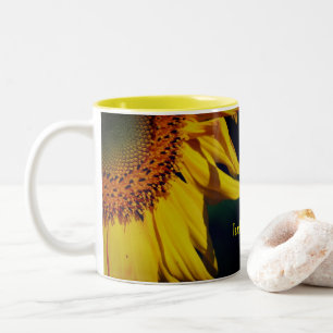 Sonnenblumenblätter Personalisiert Zweifarbige Tasse