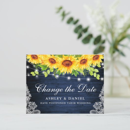 Sonnenblumenblauer Holz ändert das Datum Postkarte (Stehend Vorderseite)