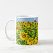 Sonnenblumenfeld, Sommersonntag. Kaffeetasse (Links)