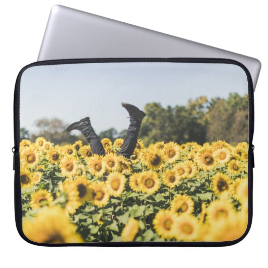 Sonnenblumenfeld tagsüber laptopschutzhülle (Vorderseite)