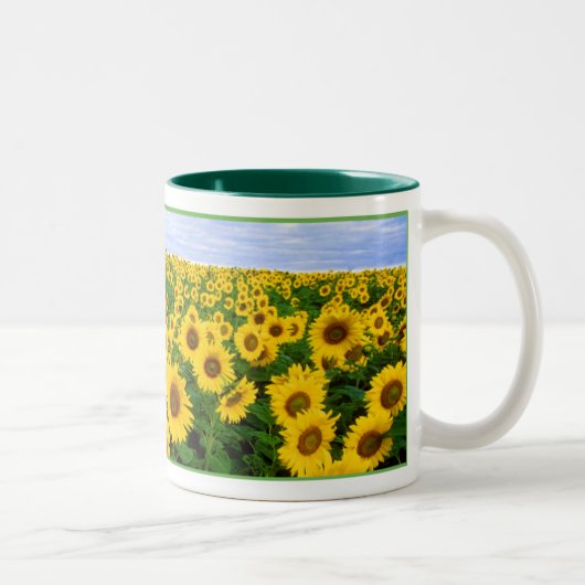 Sonnenblumenfeld Zweifarbige Tasse (Rechts)