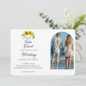 Sonnenblumengeschmückte Arkade mit elegantem Foto Einladung (Stehend Vorderseite)