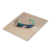 Sonnenbrille am Strand Fliese (Seite)