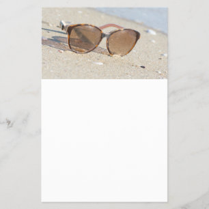 Sonnenbrille am Strand Flyer