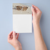 Sonnenbrille am Strand Flyer (Handgriff)