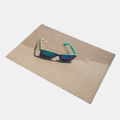 Sonnenbrille auf dem Strand Fußmatte (Schrägansicht)