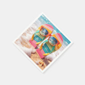 Sonnenbrille auf Flip-Flops im Sand am Strand Serviette (Ecke)