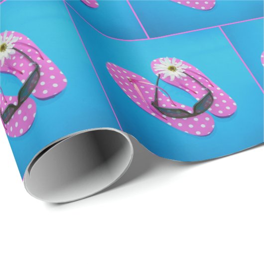 Sonnenbrille auf Polka-Dot-Flip-Flops Geschenkpapier (Rolleneckpunkt)