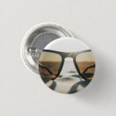 Sonnenbrille auf Sand Button (Vorne & Hinten)