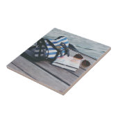 Sonnenbrille, Book, Pures on Dock by Lake Fliese (Seite)