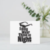 Sonnenbrille nach Dunkelheit Postkarte (Stehend Vorderseite)