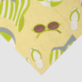 Sonnenbrille und Sonnenhut mit klarem Strandbild Seidenpapier (Ausschnitt)