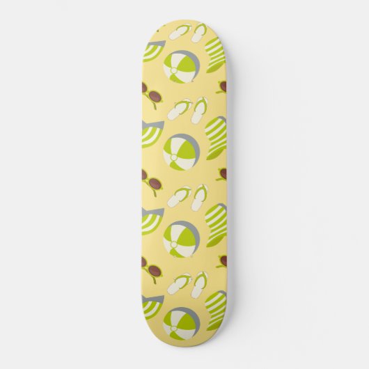 Sonnenbrille und Sonnenhut mit klarem Strandbild Skateboard (Vorderseite)