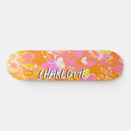 Sonnencreme: Orange, rosa und gelbe Graffiti-Herze Skateboard (Horizontal)