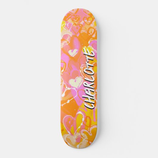 Sonnencreme: Orange, rosa und gelbe Graffiti-Herze Skateboard (Vorderseite)
