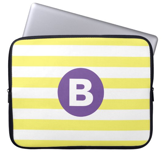 Sonnengelb gestreift mit lila Monogramm Laptopschutzhülle (Vorderseite)