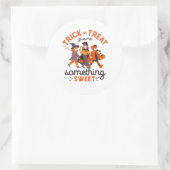 Sonnenliche Halloween-Kids auf Trick oder Treat Runder Aufkleber (Tasche)