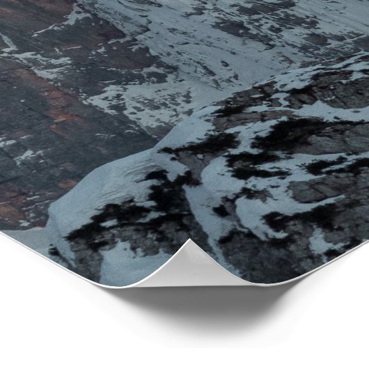 Sonnenlicht auf schneebedeckten Bergen Poster (Ecke)