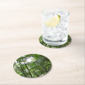 Sonnenlicht durch Regenwaldkanopie tropisches Grün Runder Pappuntersetzer (Vor Ort)