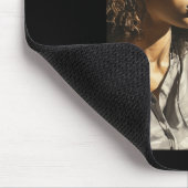Sonnenlicht - Eine schwarze Frau stürmt aus Mousepad (Ecke)