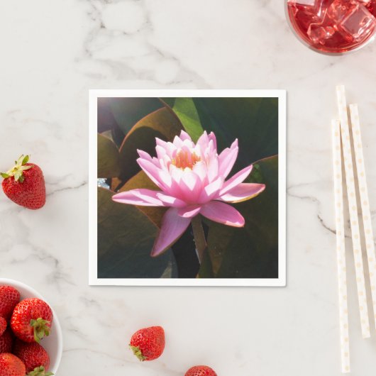 Sonnenlicht Wasserlilie Rosa Blumengarten Serviette (Beispiel)