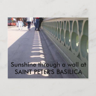 Sonnenschein durch eine Mauer... Postkarte