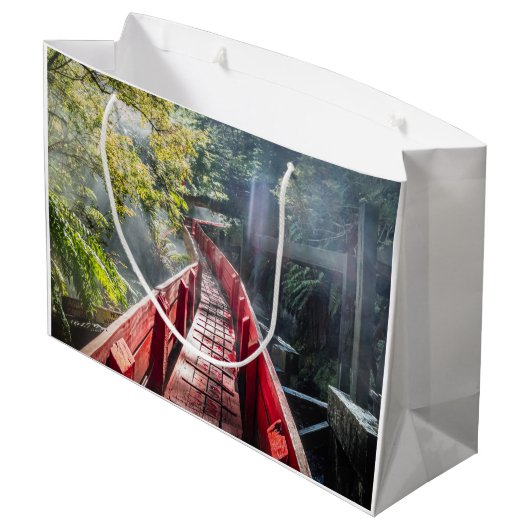 Sonnenschein in den Termas Geometrien, Conaripe, C Große Geschenktüte (Rückseite Schrägansicht)