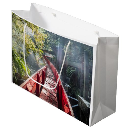 Sonnenschein in den Termas Geometrien, Conaripe, C Große Geschenktüte (Vorderseite Schrägansicht)