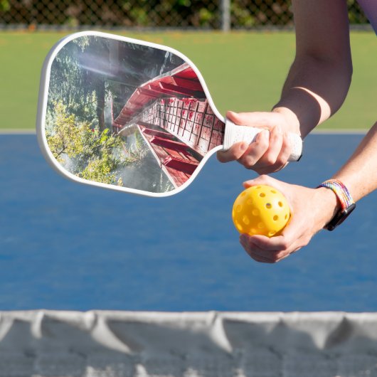 Sonnenschein in den Termas Geometrien, Conaripe Pickleball Schläger (InSitu)