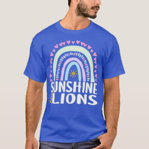 Sonnenschein und Löwen Niedliches Regenbogengesche T-Shirt