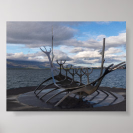 Sonnenschiff-Denkmal in Reykjavík Poster