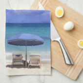 Sonnenschirme am Strand, St. Maarten, Karibik Handtuch (Viertel Falte)