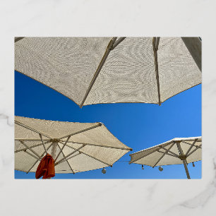 Sonnenschirme des Beach Club Folien Feiertagspostkarte