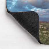 Sonnenschirme über der Gravel Zumani Prairie Road Mousepad (Ecke)