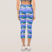 Sonnenschlafhai und Fischerei Cartoon Capri Leggings (Rückseite)