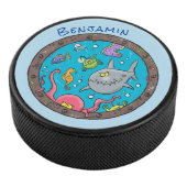 Sonnenseebewohner unter Wasser zeichnend Cartoon Eishockey Puck (3/4)