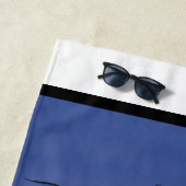 Sonnensevogel umkreist von Haifischen Cartoon Strandtuch (Beispiel)