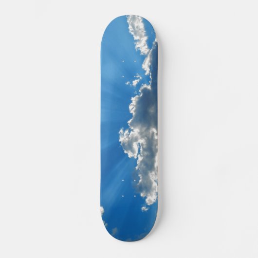 Sonnenstrahlen durchbrechen Wolkenrutsche Skateboard (Vorderseite)