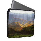 Sonnenstrahlen über den Shirakami-Sanchi-Bergen Laptopschutzhülle (Vorne Rechts)